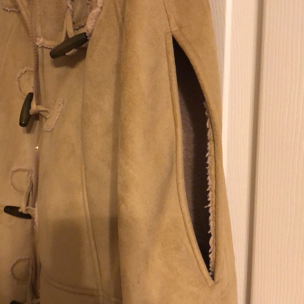 Vest jacket very cute but bought it and never wore it, it's too hot here! - Picture 2 of 5